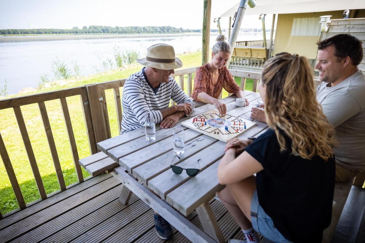 Jachthaven Nieuwboer Hotel Bunschoten Exterior photo