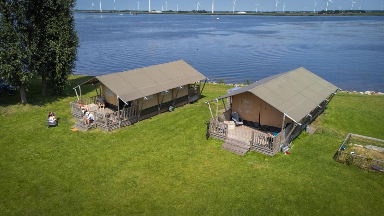 Jachthaven Nieuwboer Hotel Bunschoten Exterior photo